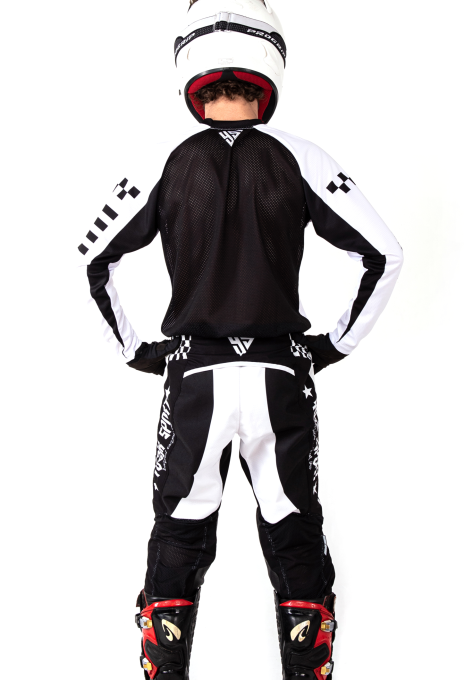 WHITE ELEMENT - 4
